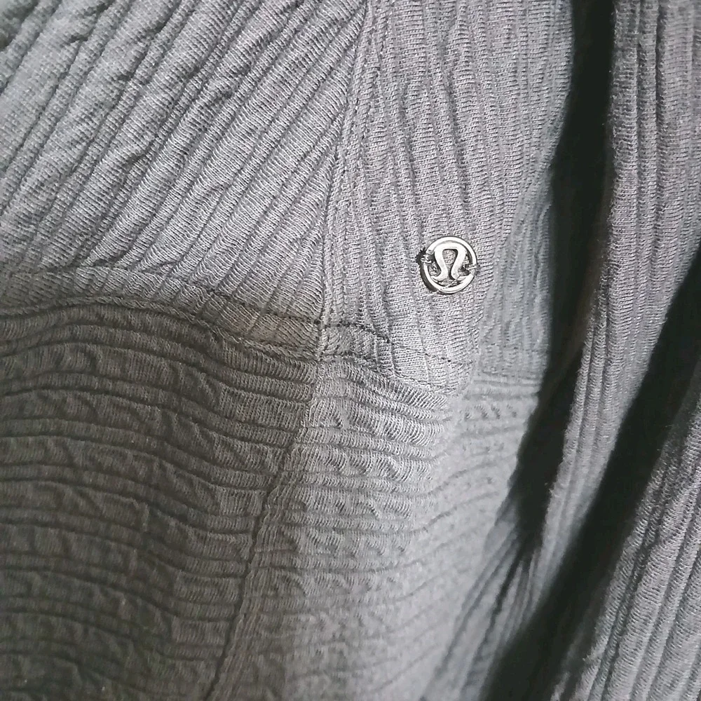 lululemon athletica pullover us sleeves